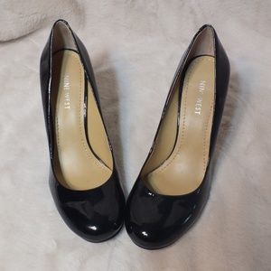 Nine West Round Toe Black Pumps